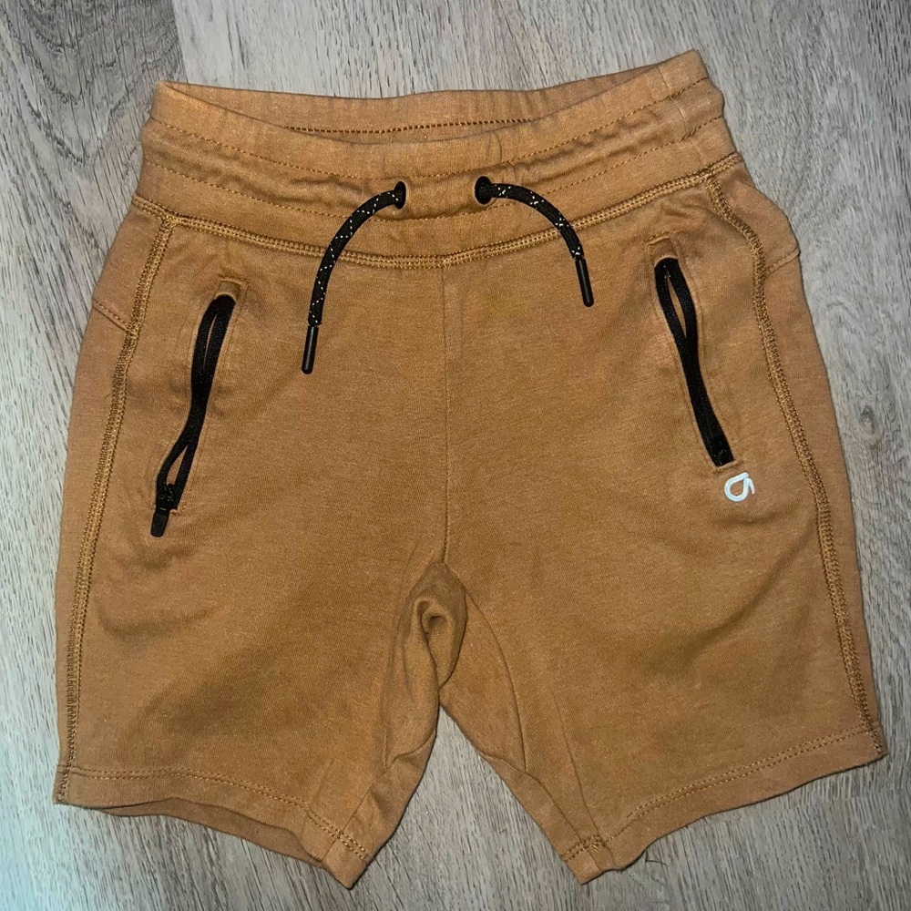 Boys GapFit shorts small